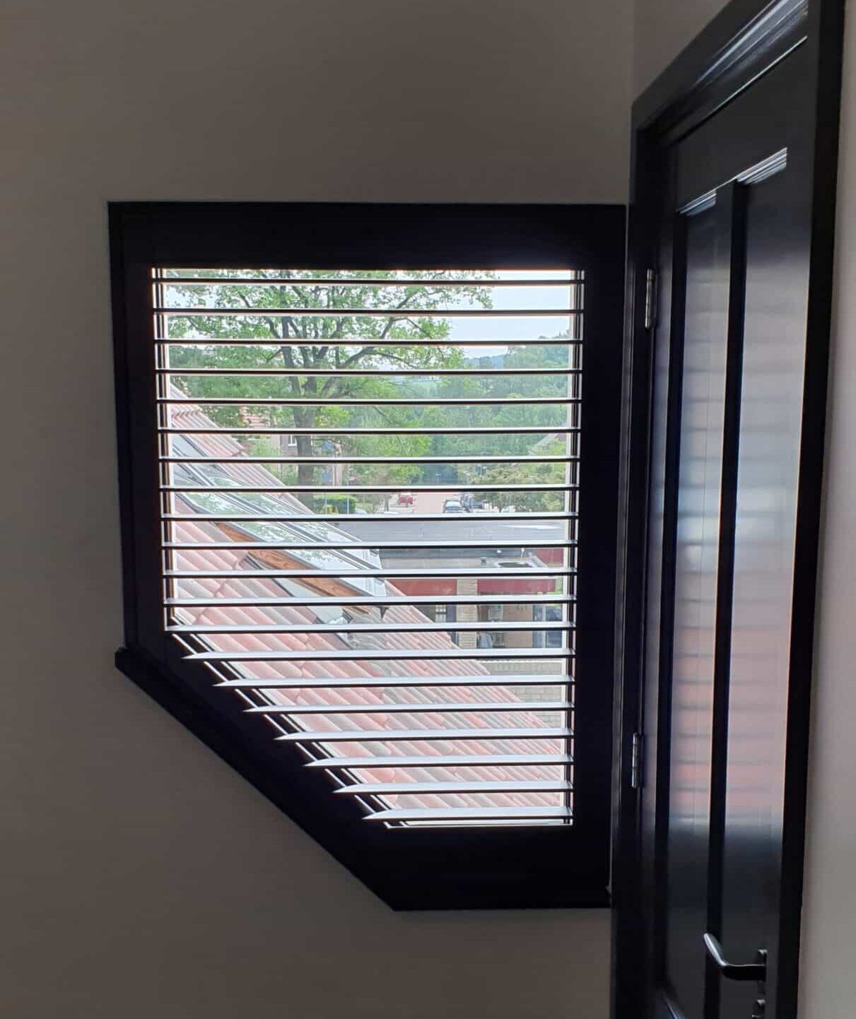 Shutters schuin