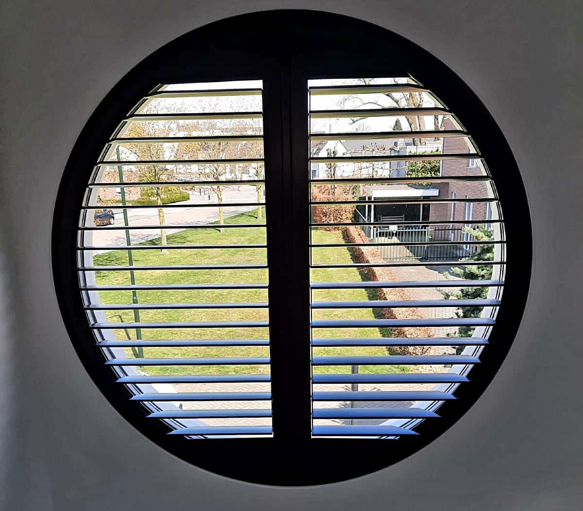 Ronde shutters